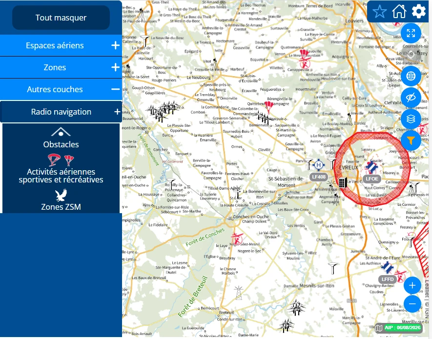 Menu « Autres couches » ouvert : radio navigation, obstacles, activités aériennes sportives et récréatives, zones ZSM.